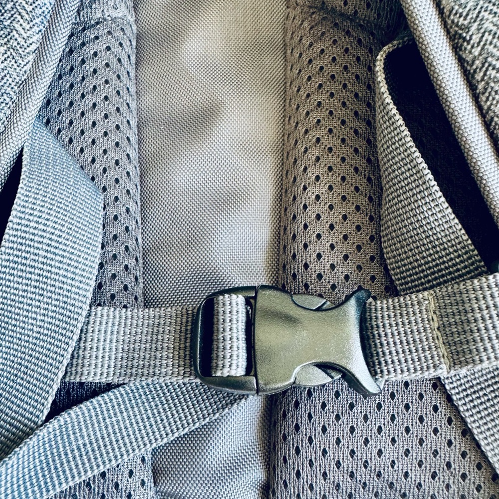 High Sierra 24L Everyday Grab Handle Backpack, Gray Patterned New WITHOUT Tags - Picture 6 of 10